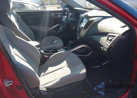 2012 Hyundai Veloster Base W/Gray z USA, uszkodzony, nr VIN KMHTC6AD5CU036445